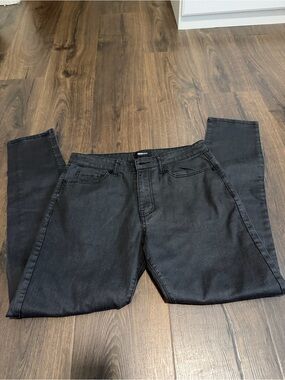 Nova Men Black lightly textured slim fit jeans